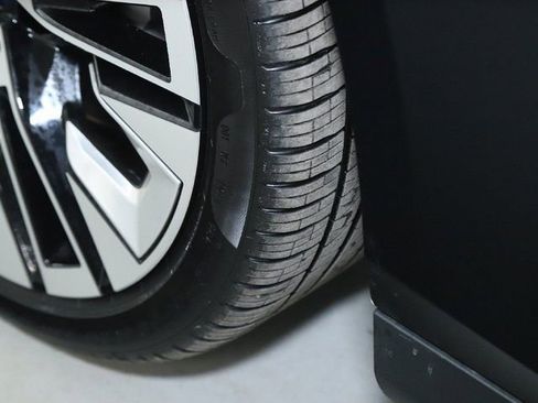 Used 2025 BMW i5 xDrive40 w/ Premium Package image 34