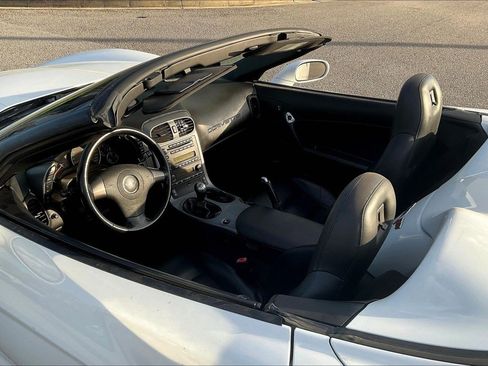 Used 2006 Chevrolet Corvette Convertible w/ Preferred Equipment Group RWD image 7