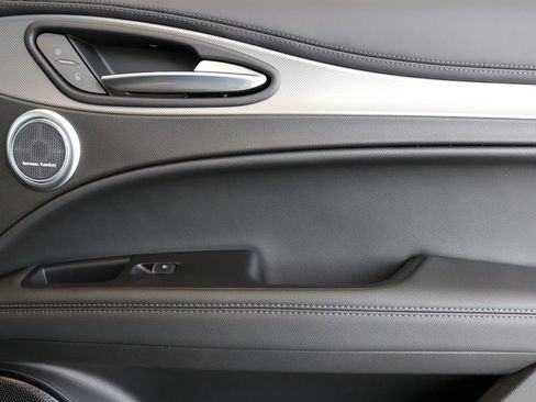 New 2025 Alfa Romeo Stelvio Sprint image 34
