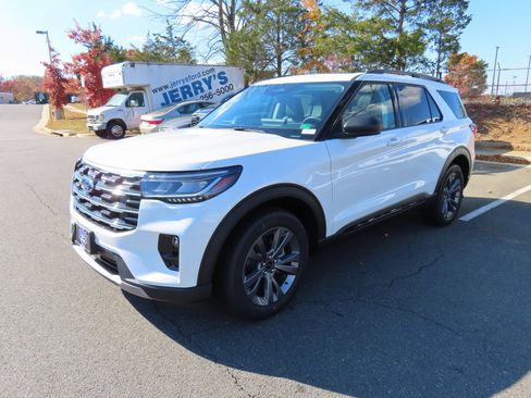 New 2026 Ford Explorer Active image 3