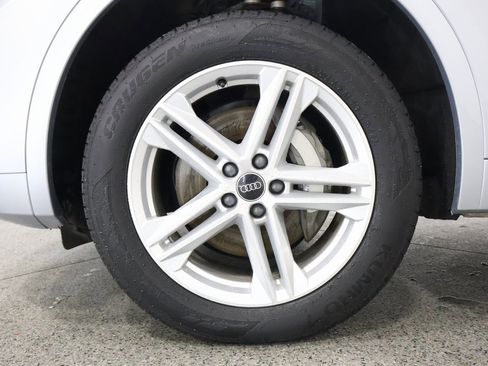 Certified 2025 Audi Q5 e Premium Plus w/ Premium Plus Package image 5