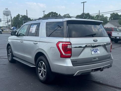 Used 2018 Ford Expedition XLT w/ Equipment Group 202A AWD/4WD image 29