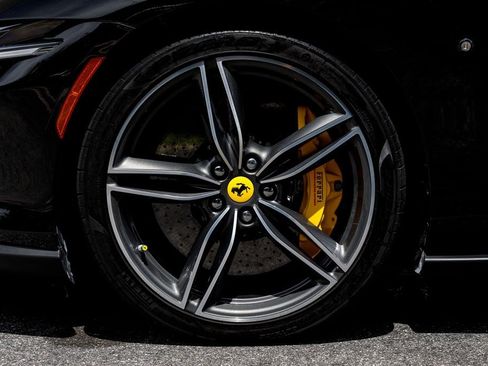 Used 2022 Ferrari Roma RWD image 36