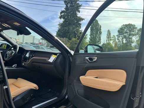 New 2025 Volvo XC60 B5 Ultra w/ Protection Package Premier image 11
