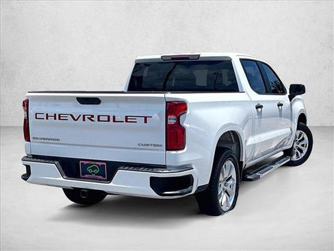 Used 2022 Chevrolet Silverado 1500 Custom RWD image 2