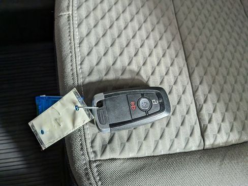 Used 2022 Ford Escape SE image 30