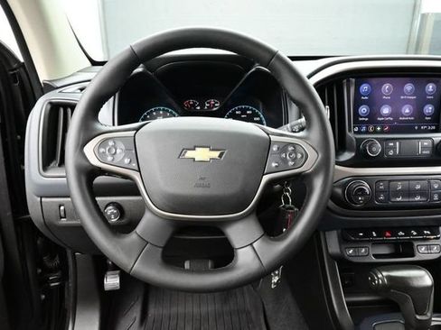Used 2020 Chevrolet Colorado Z71 w/ Z71 Midnight Edition AWD/4WD image 8