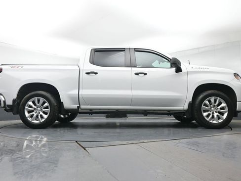 Used 2023 Chevrolet Silverado 1500 Custom AWD/4WD image 30