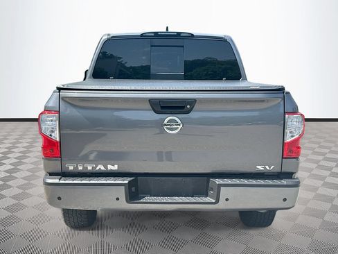 Used 2022 Nissan Titan SV RWD image 7