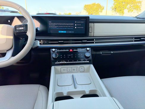 Used 2024 Hyundai Santa Fe Limited image 20