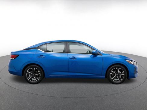 Used 2025 Nissan Sentra SV FWD image 10