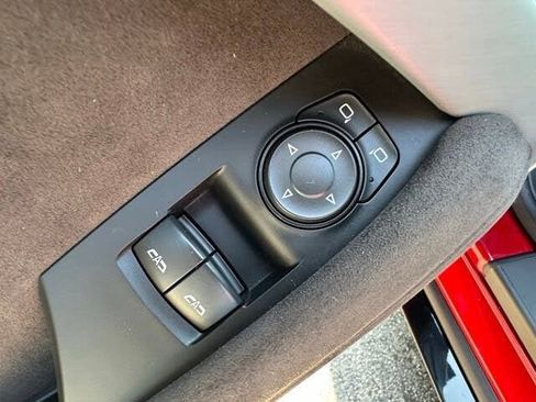 Used 2019 Chevrolet Camaro ZL1 RWD image 13