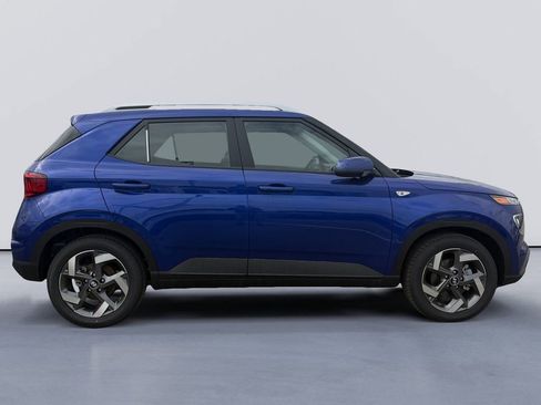 New 2026 Hyundai Venue SEL FWD image 2