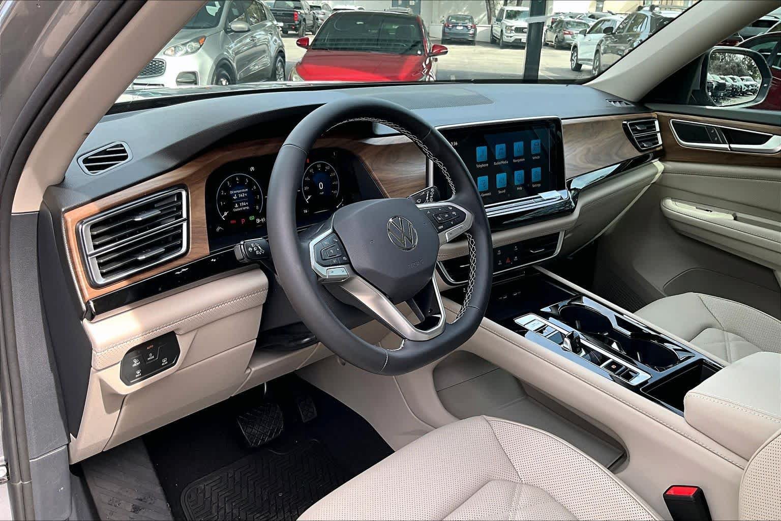 New 2026 Volkswagen Atlas SE FWD image 8