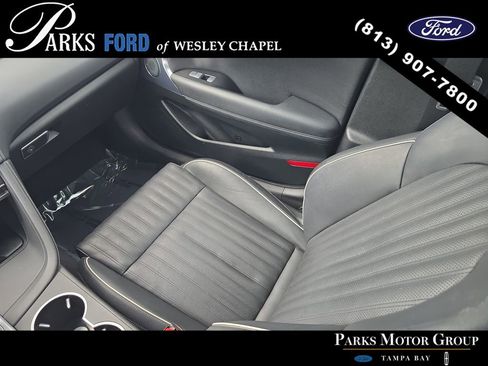 Used 2021 Genesis G70 2.0T w/ Elite Package RWD image 13