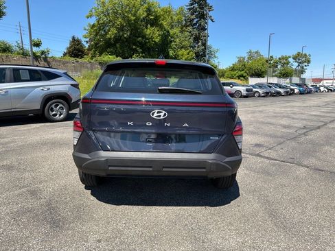 Certified 2025 Hyundai Kona SE AWD/4WD image 6