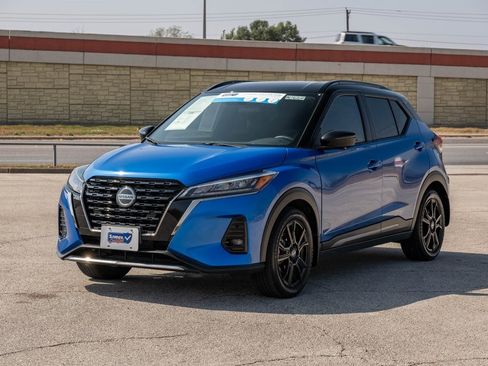 Used 2021 Nissan Kicks SR image 3