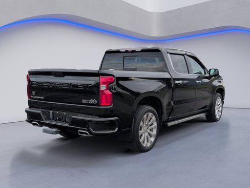 Used 2020 Chevrolet Silverado 1500 High Country w/ Technology Package image 3