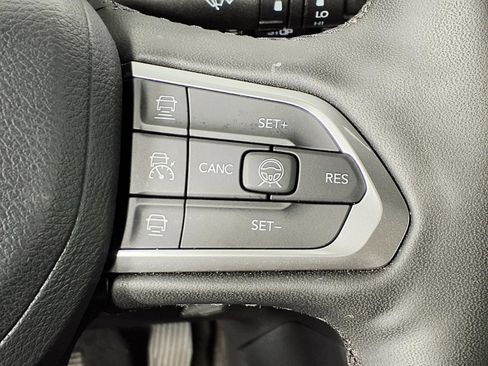 Used 2023 Jeep Compass Limited w/ Elite Group AWD/4WD image 18