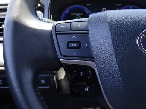 Used 2025 Toyota Camry XSE FWD image 36