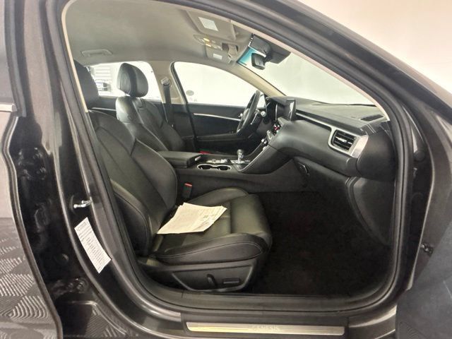 Used 2025 Genesis G70 2.5T RWD image 23