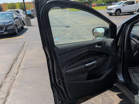 Used 2017 Ford Escape SE AWD/4WD image 17
