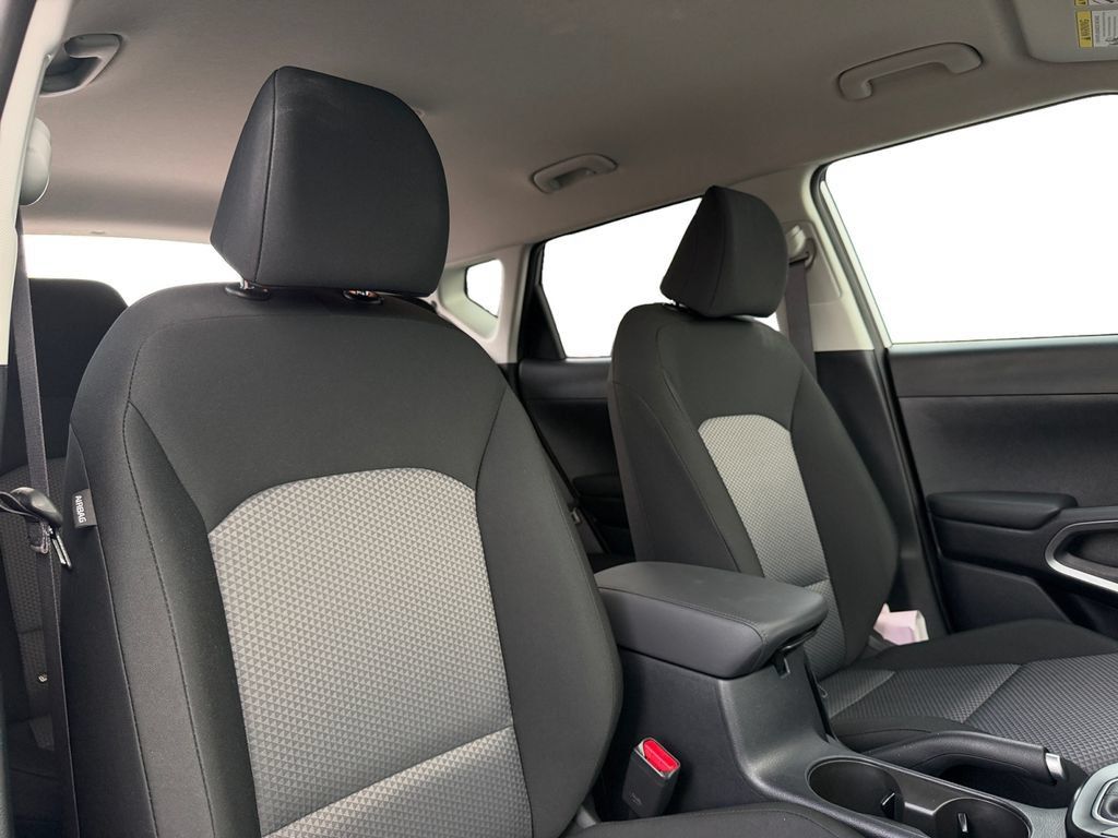 Used 2025 Kia Soul LX w/ LX Technology Package FWD image 11
