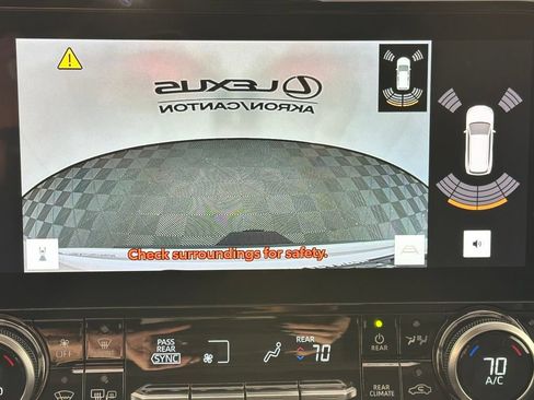 Used 2023 Toyota Highlander Limited AWD/4WD image 39