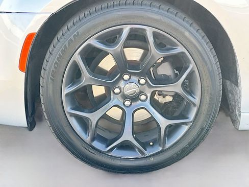 Used 2019 Chrysler 300 Touring w/ Sport Appearance Package RWD image 29
