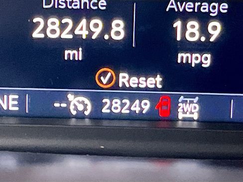 Used 2021 Chevrolet Silverado 1500 LT w/ Bed Protection Package AWD/4WD image 12