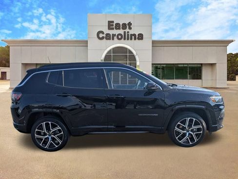Used 2025 Jeep Compass Limited w/ Elite Group AWD/4WD image 2