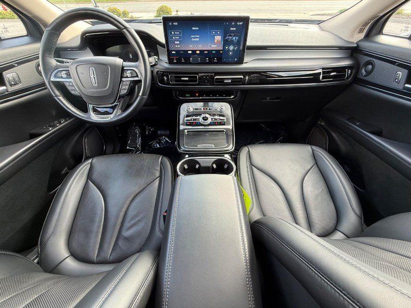 Certified 2023 Lincoln Nautilus Reserve w/ Monochromatic Package AWD/4WD image 16