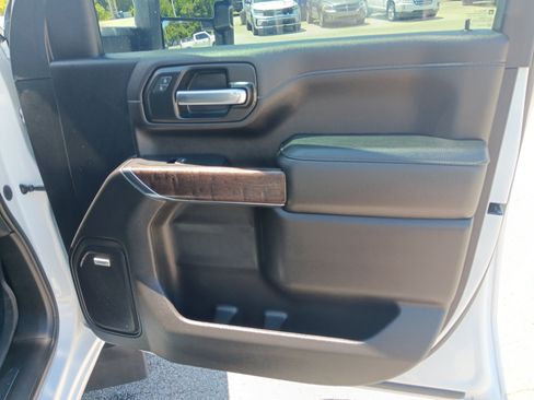 Used 2023 GMC Sierra 3500 Denali w/ Denali Ultimate Package AWD/4WD image 18