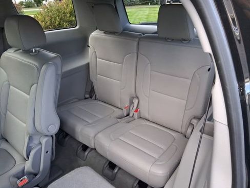 Used 2023 GMC Acadia SLT image 28