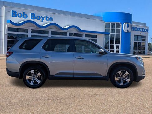 Certified 2025 Honda Pilot EX-L image 6