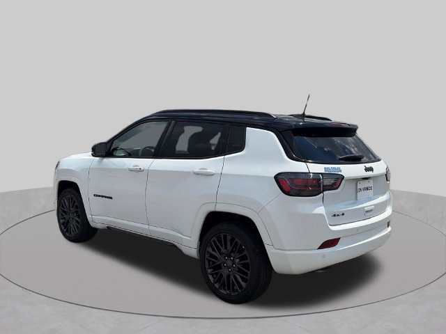Used 2023 Jeep Compass High Altitude AWD/4WD image 3