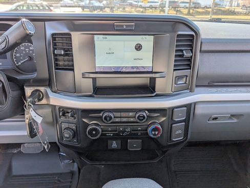 New 2026 Ford F250 XLT w/ FX4 Off-Road Package image 13