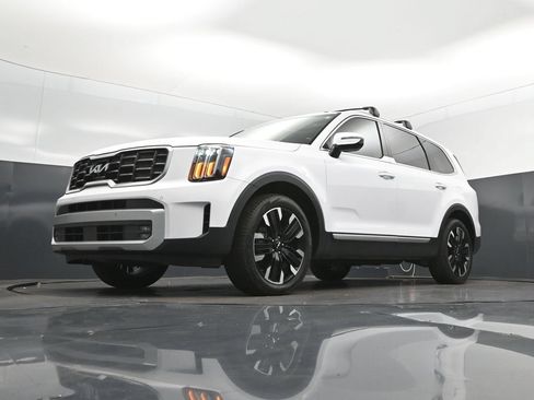 Used 2024 Kia Telluride SX w/ Towing Package FWD image 38
