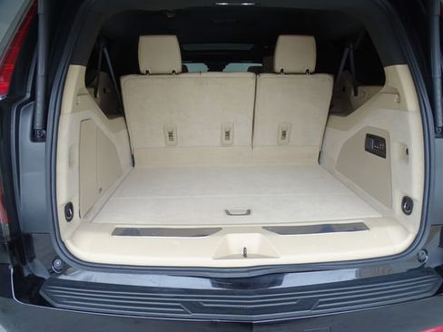 Certified 2023 Cadillac Escalade ESV Premium Luxury AWD/4WD image 22