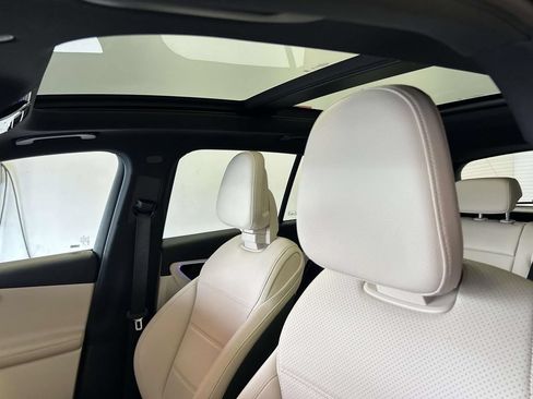 Used 2025 Mercedes-Benz GLC 300 image 13
