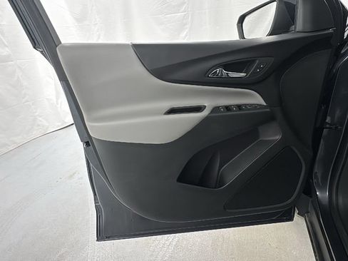 Used 2023 Chevrolet Equinox LT image 18