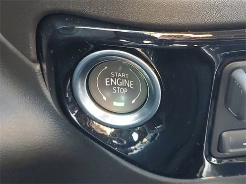 Used 2025 Chevrolet Silverado 2500 LT image 26