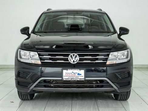 Used 2020 Volkswagen Tiguan S image 3