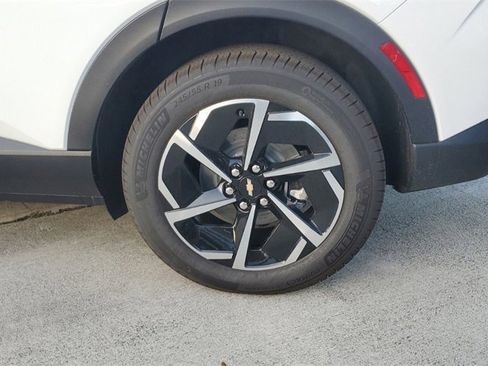 New 2026 Chevrolet Equinox EV LT image 5