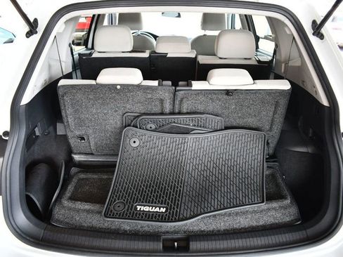 Used 2018 Volkswagen Tiguan S image 16