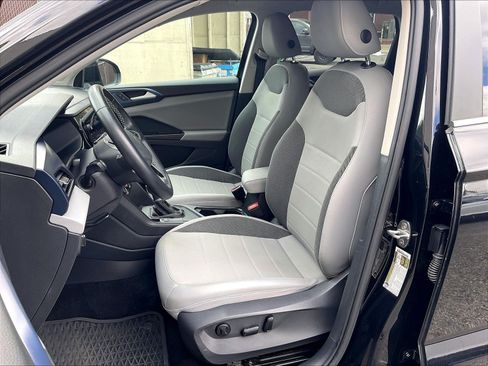 Certified 2022 Volkswagen Taos SE FWD image 24