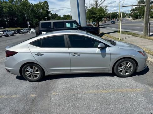 Used 2019 Hyundai Elantra SEL w/ Cargo Package FWD image 2