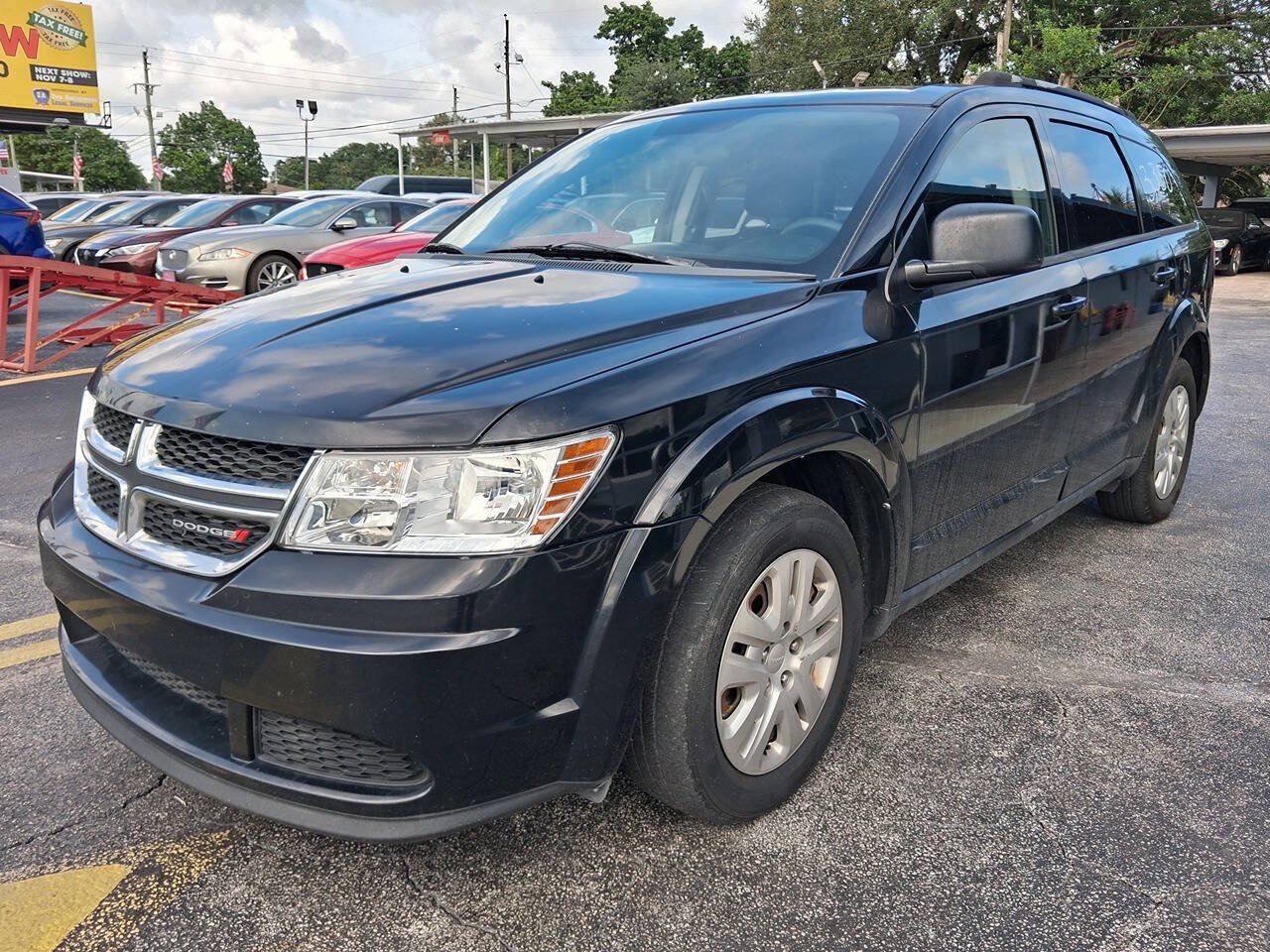 Used 2018 Dodge Journey SE FWD image 1