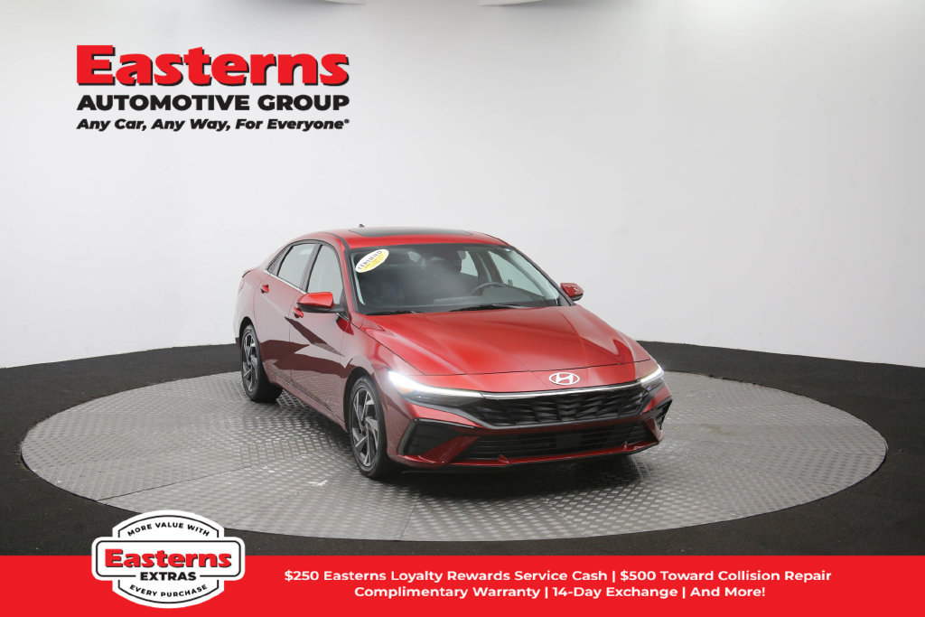 Used 2025 Hyundai Elantra SEL FWD image 53