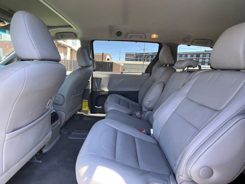 Used 2015 Toyota Sienna XLE w/ XLE Navigation Package image 32